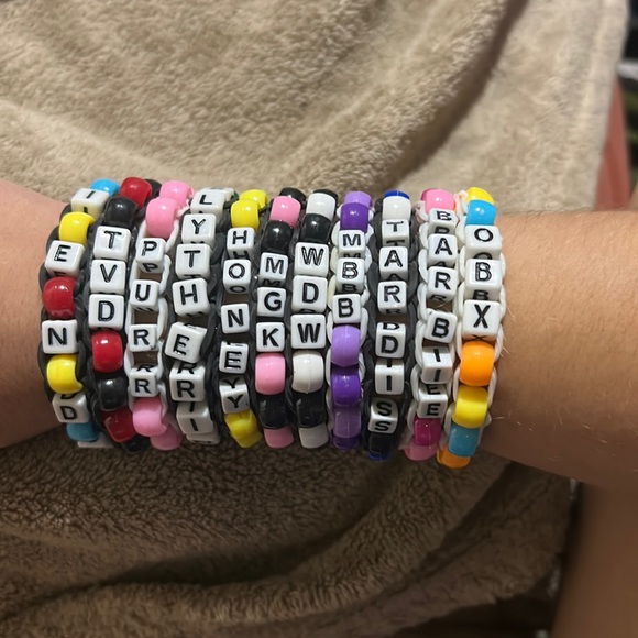 Pony bead bracelets custom! Comment what color and word/name - Picture 1 of 1
